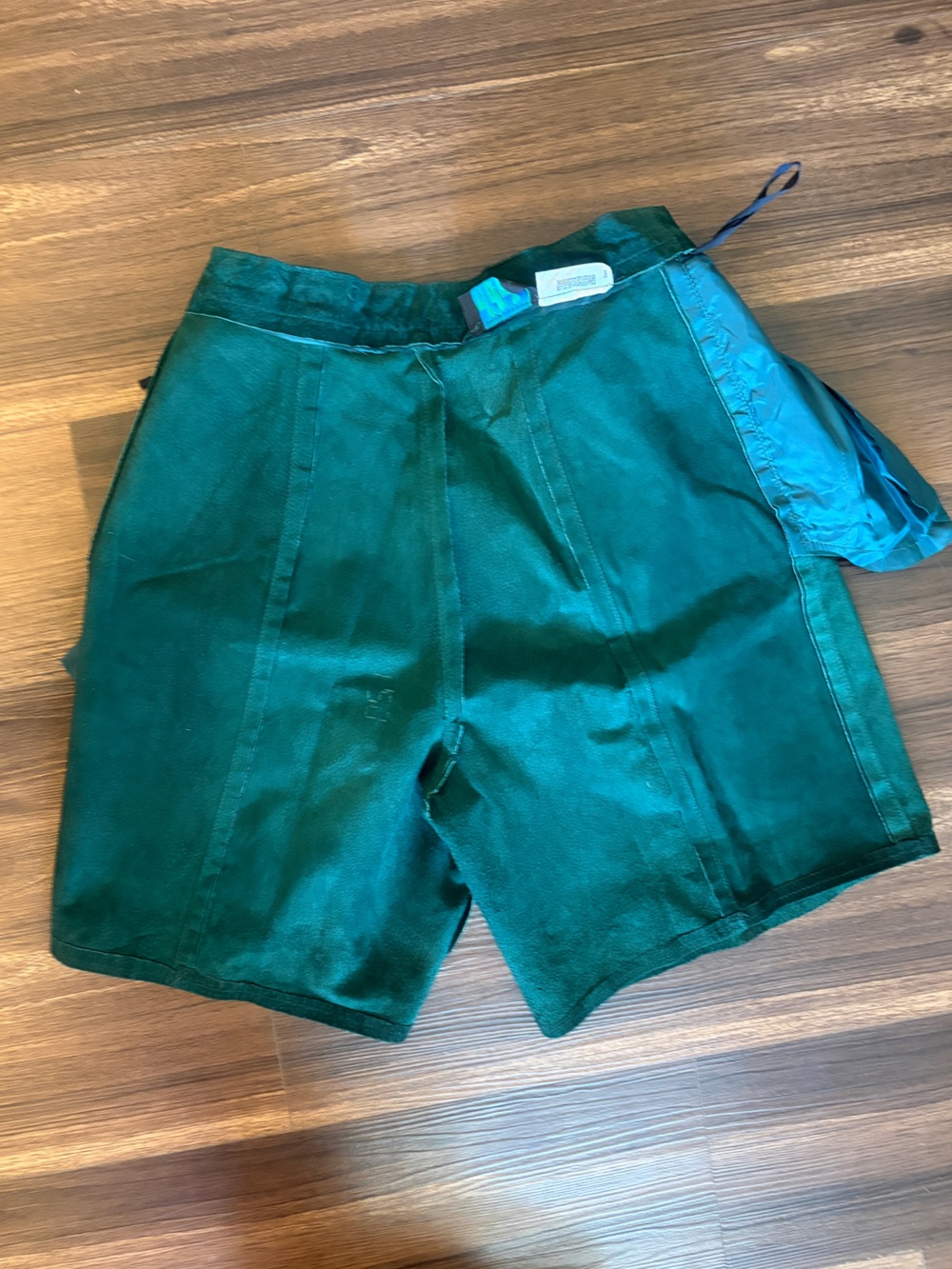 Vintage High-Waist Green leather Women’s Shorts - Picture 9 of 13